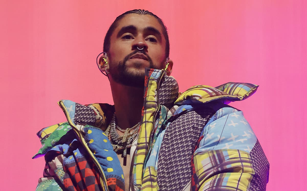 Bad Bunny rechaza firmar un tatuaje de su rosto que se hizo una fan