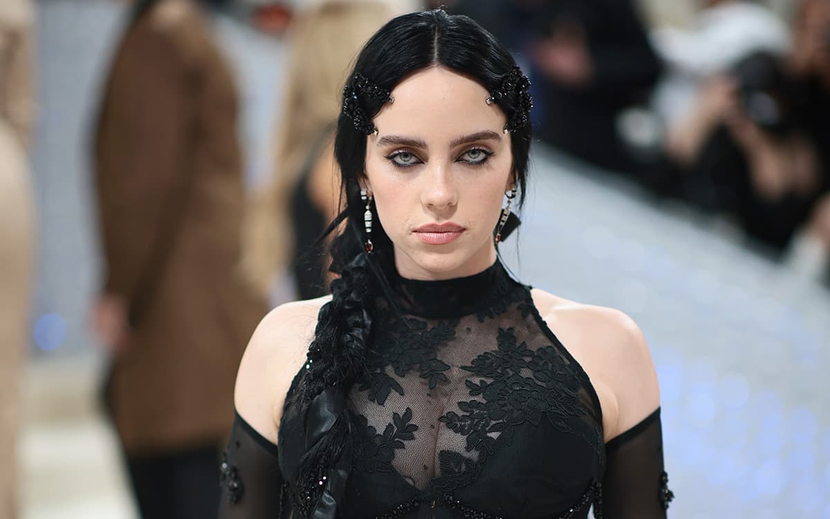 Billie Eilish lanza fuerte mensaje a los que critican su feminidad y vestimenta