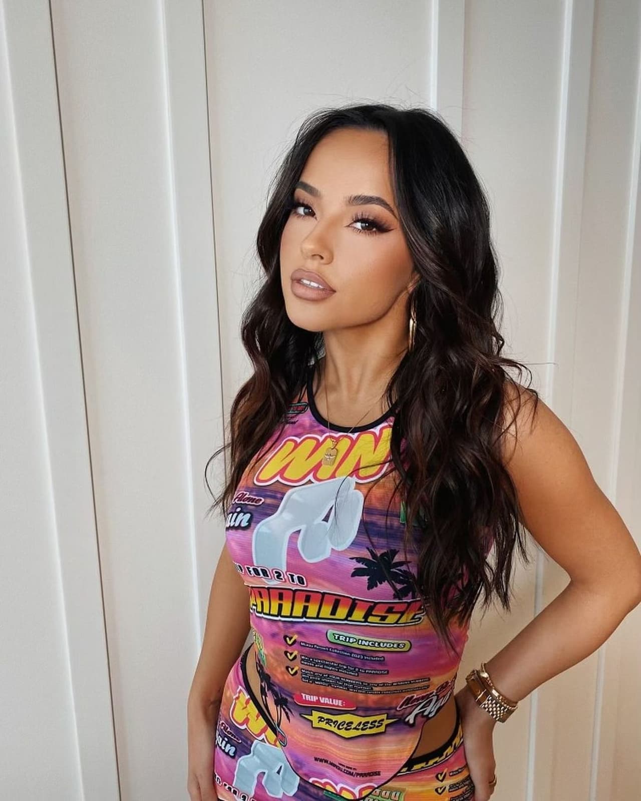 Becky G provoca estampida en el Aeropuerto de la CDMX